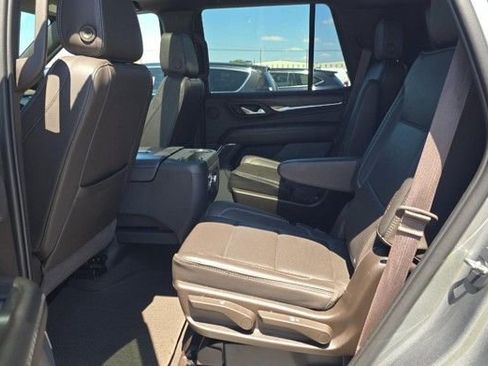 Used 2023 GMC Yukon Denali image 5