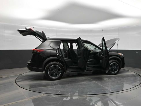 Used 2024 Nissan Rogue SV FWD image 42