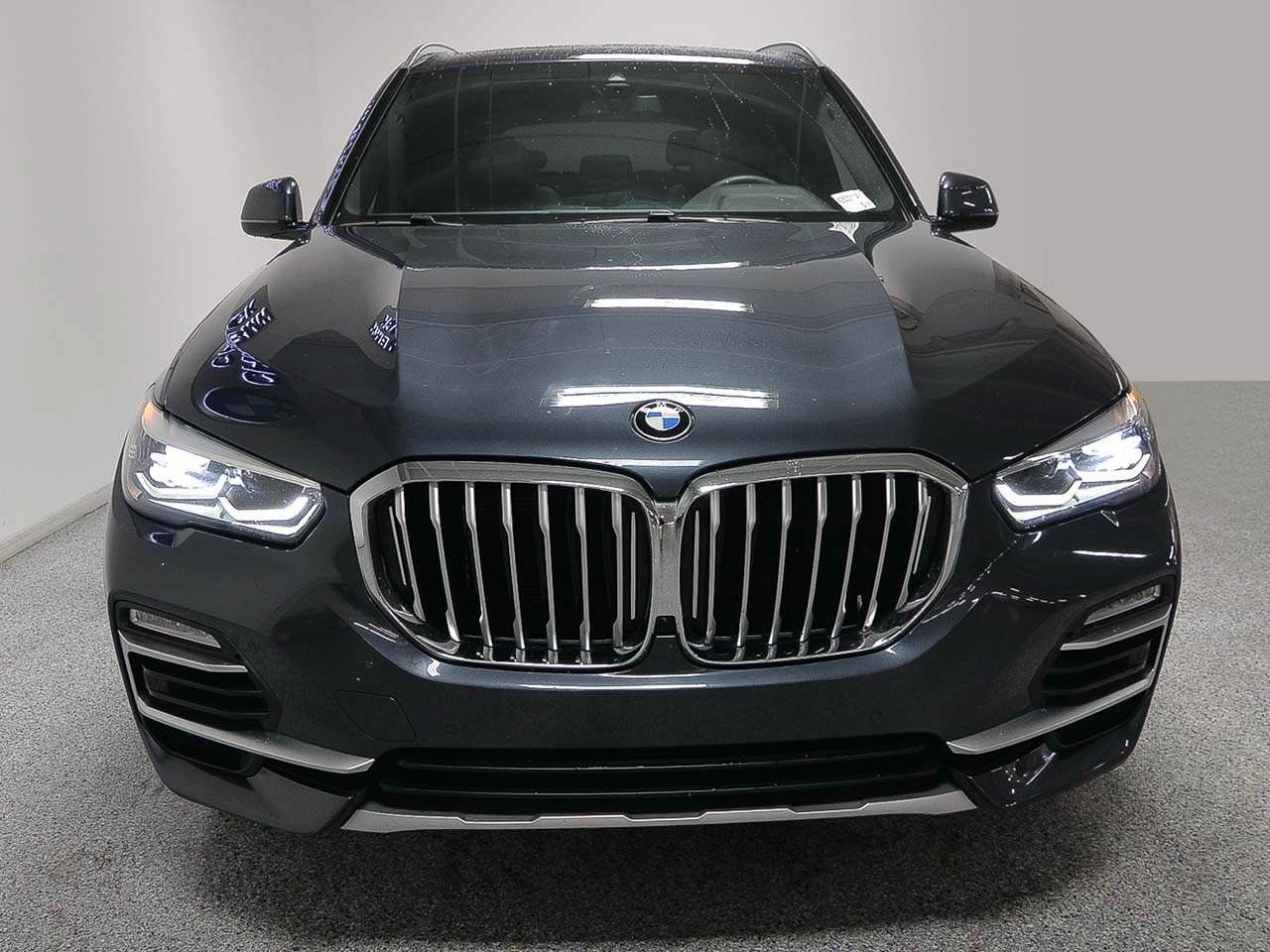 Used 2019 BMW X5 xDrive40i w/ Convenience Package AWD/4WD image 2