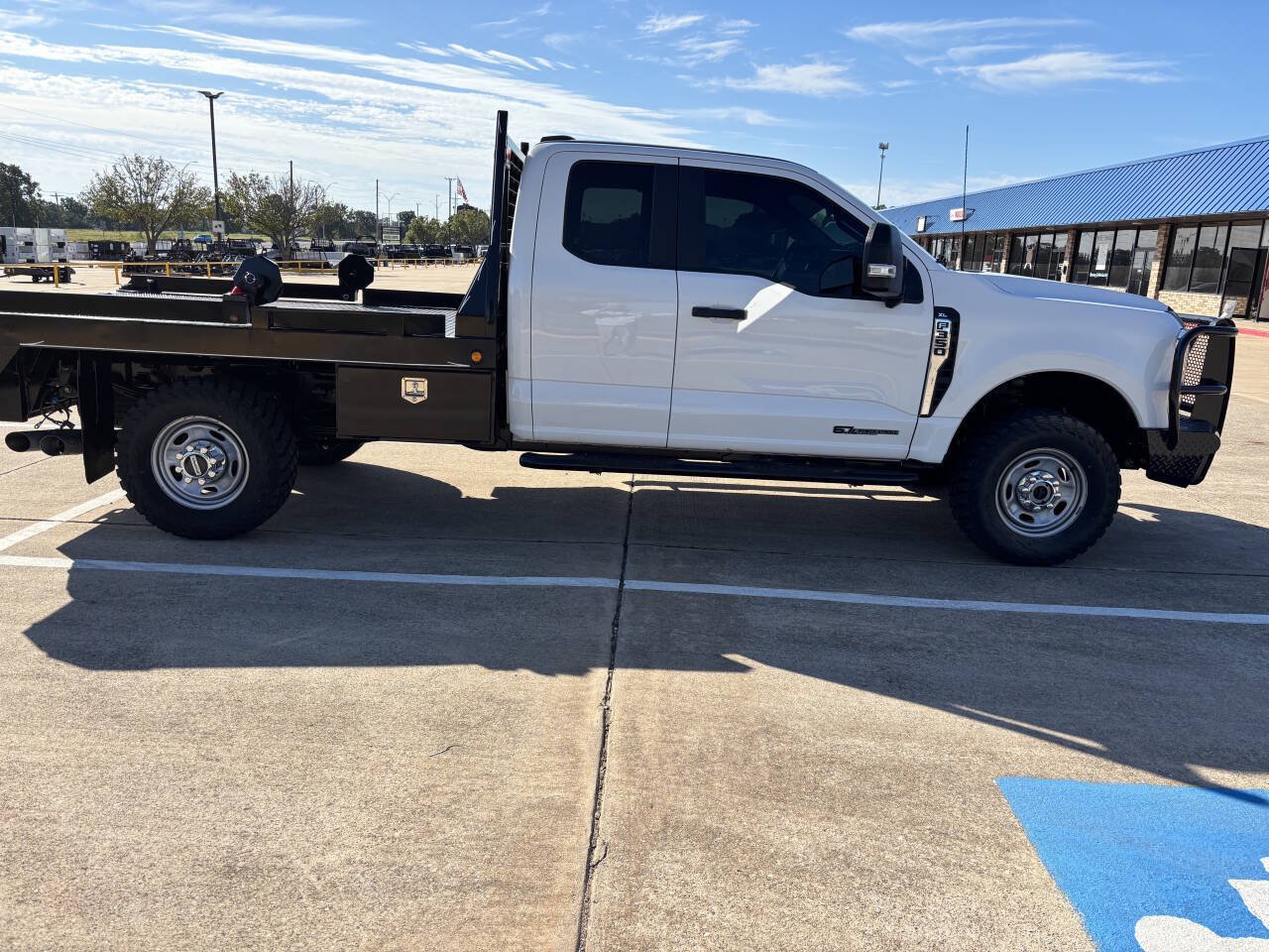 Used 2024 Ford F350 XL w/ 360-Degree Camera Package AWD/4WD image 1