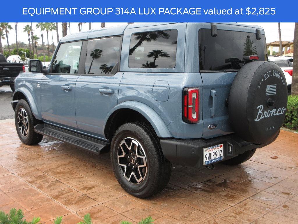 Certified 2025 Ford Bronco Outer Banks AWD/4WD image 2