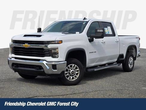 Used 2024 Chevrolet Silverado 2500 LT AWD/4WD image 1