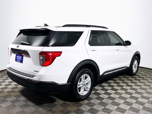 Used 2022 Ford Explorer XLT image 8