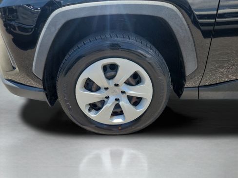 Used 2019 Toyota RAV4 LE FWD image 32