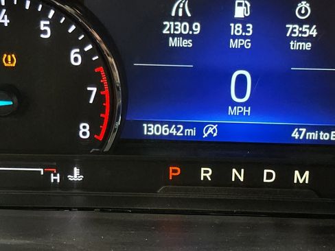Used 2020 Ford Explorer XLT w/ Equipment Group 202A AWD/4WD image 29