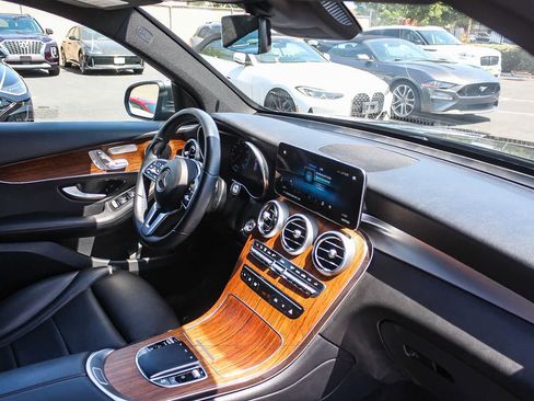 Used 2022 Mercedes-Benz GLC 300 image 21