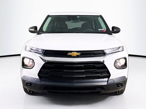 Used 2023 Chevrolet TrailBlazer LS FWD image 3