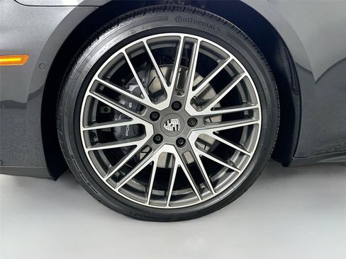 Certified 2024 Porsche Panamera image 11