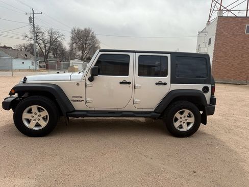 Used 2011 Jeep Wrangler Unlimited Sport AWD/4WD image 3