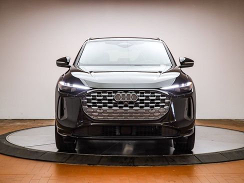 Certified 2025 Audi Q5 Premium Plus w/ Premium Plus image 2