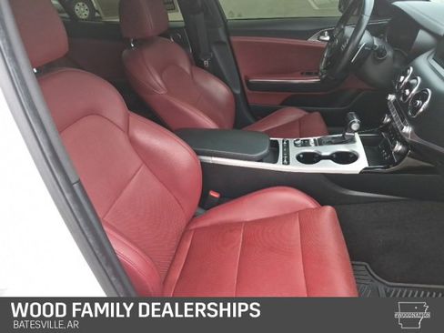 Used 2021 Kia Stinger GT1 image 32