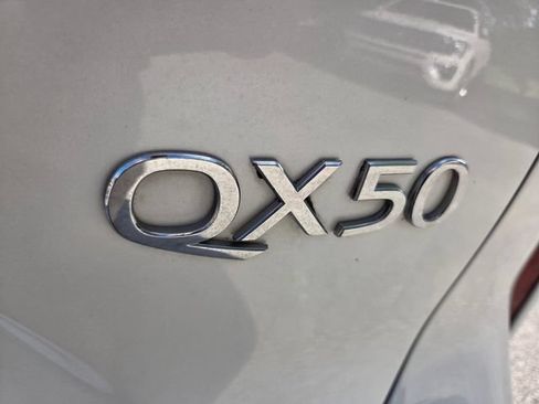 Used 2021 INFINITI QX50 Essential FWD image 16