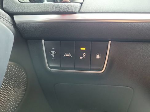 Used 2019 Kia Stinger Premium RWD image 29