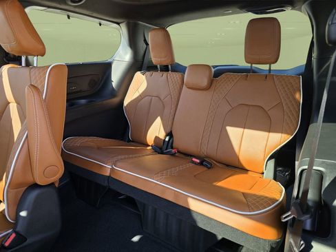 New 2026 Chrysler Pacifica Pinnacle w/ Trailer Tow Group image 7