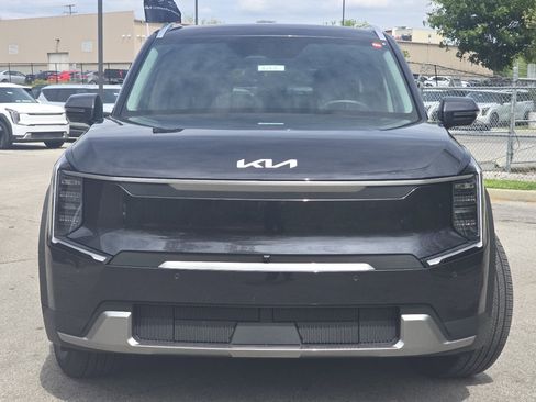 Used 2026 Kia EV9 Wind AWD/4WD image 12