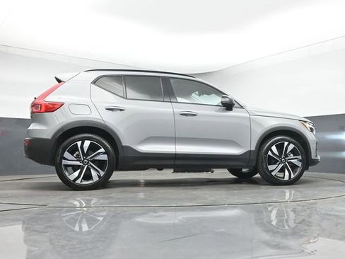 Used 2025 Volvo XC40 B5 Plus AWD/4WD image 43