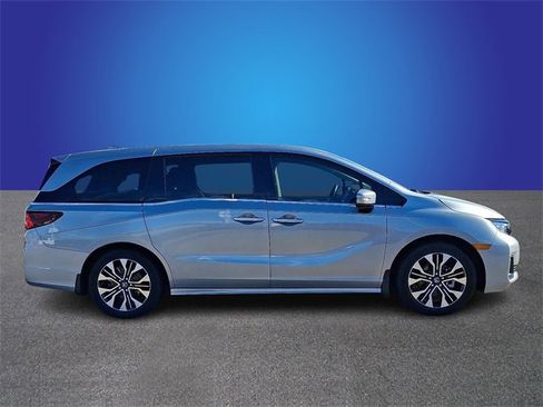 Used 2025 Honda Odyssey Elite image 3