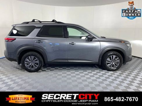 Used 2024 Nissan Pathfinder SV w/ SV Premium Package AWD/4WD image 8