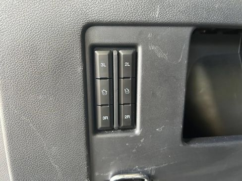 Used 2024 Ford Expedition XLT AWD/4WD image 37