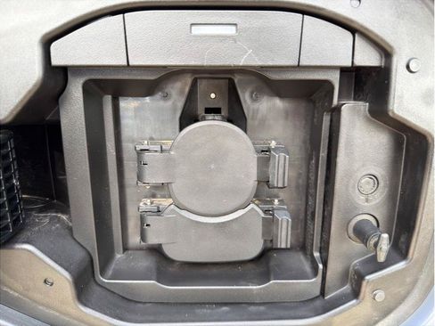 Used 2023 Subaru Solterra AWD image 33