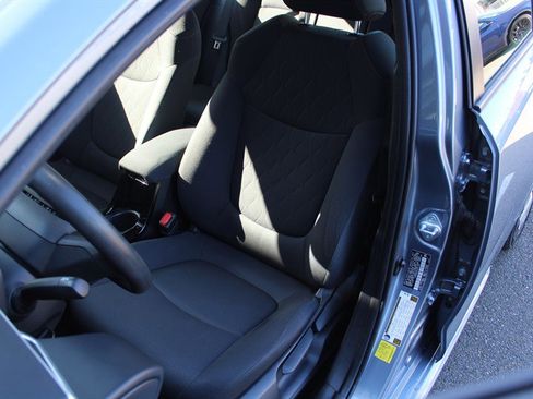 Used 2021 Toyota Corolla LE image 20