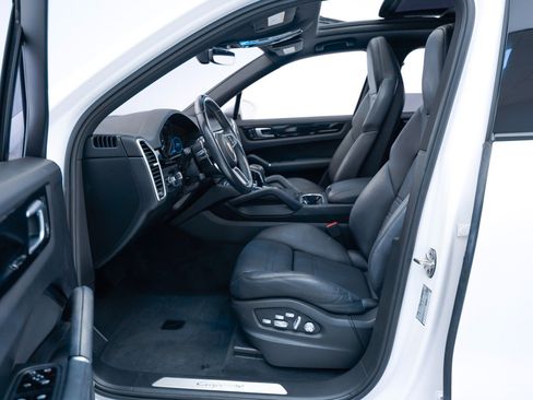 Certified 2020 Porsche Cayenne AWD/4WD image 14