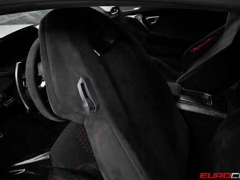 Used 2018 Lamborghini Huracan Performante image 44