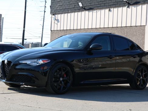 Used 2021 Alfa Romeo Giulia Ti w/ Nero Edizione image 19