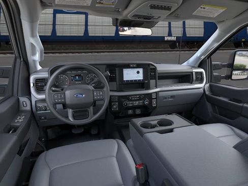 New 2026 Ford F250 XL w/ FX4 Off-Road Package AWD/4WD image 9