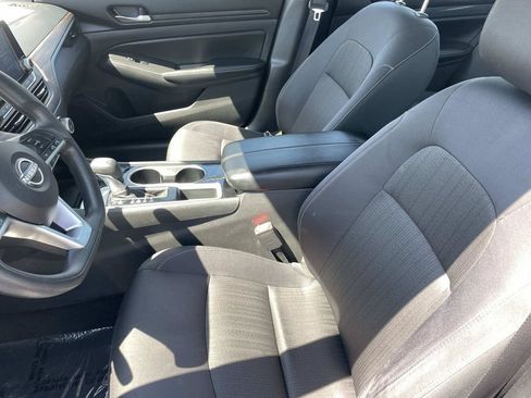 Used 2024 Nissan Altima 2.5 SV FWD image 20