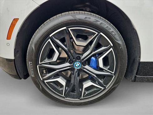 Used 2024 BMW iX xDrive50 w/ Premium Package AWD/4WD image 24