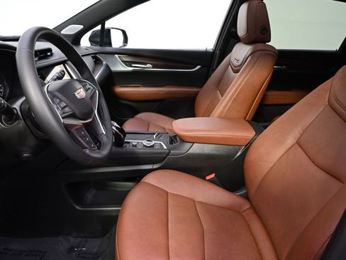 New 2025 Cadillac XT5 Premium Luxury w/ Technology Package AWD/4WD image 13