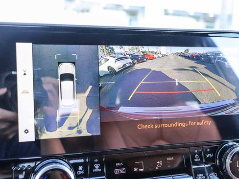 New 2026 Toyota Highlander Platinum image 27