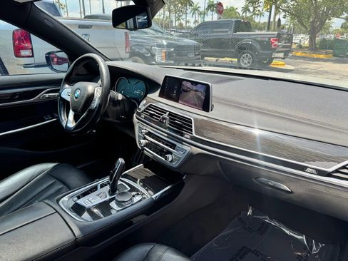 Used 2019 BMW 740i w/ M Sport Package RWD image 21