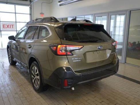 Used 2020 Subaru Outback Premium image 11