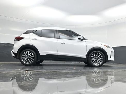 Used 2021 Nissan Kicks SV image 45