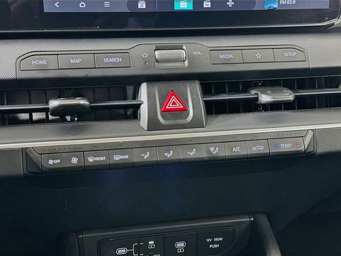 Used 2025 Kia K4 LXS image 23