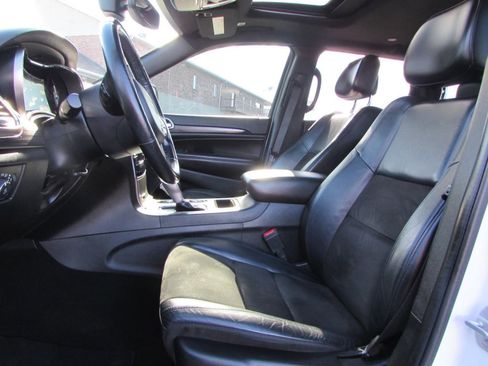 Used 2020 Jeep Grand Cherokee Altitude image 14