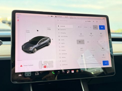 Used 2018 Tesla Model 3 Mid Range RWD image 32