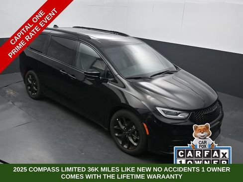 Used 2025 Chrysler Pacifica Limited FWD image 53