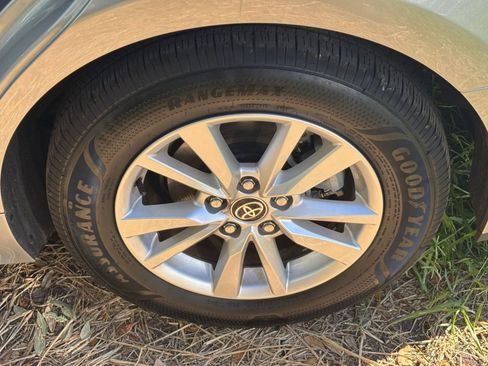 Used 2025 Toyota Camry LE image 30