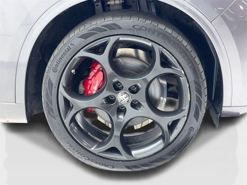 Used 2022 Alfa Romeo Stelvio Veloce image 54