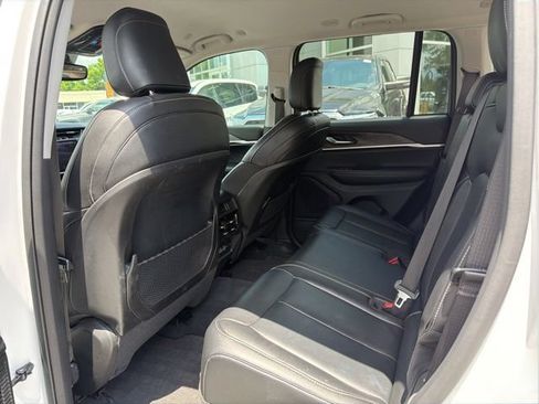 Used 2023 Jeep Grand Cherokee Limited AWD/4WD image 20