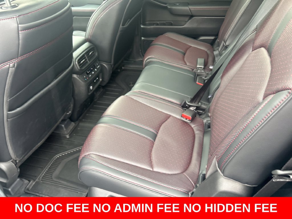 Used 2025 Honda Pilot Black Edition image 24