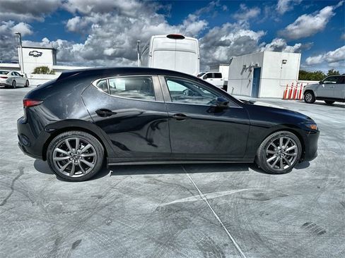 Used 2021 MAZDA MAZDA3 s image 9