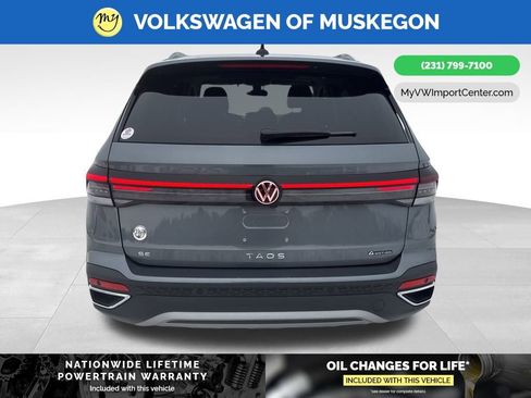 New 2026 Volkswagen Taos SE image 6