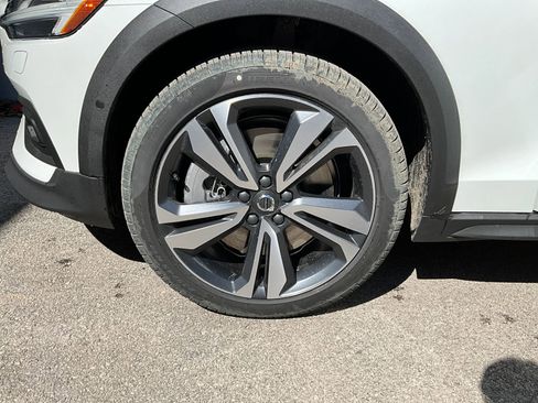 New 2026 Volvo V60 B5 Cross Country Plus w/ Climate Package image 32