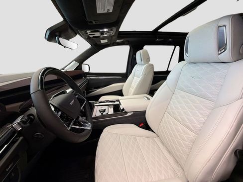 New 2026 Cadillac Escalade V image 21