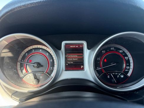 Used 2019 Dodge Journey SE FWD image 17