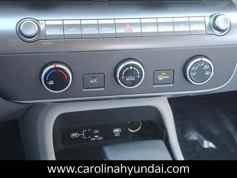 New 2026 Hyundai Kona SE image 9